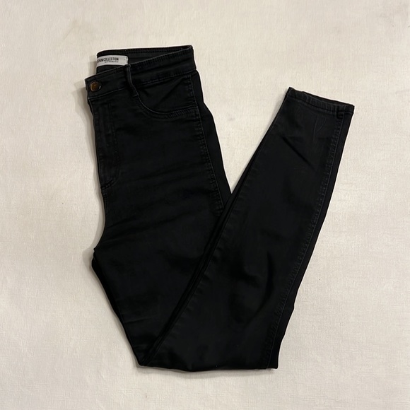 🔴 Zara Black High Waisted Jeans - Picture 2 of 5